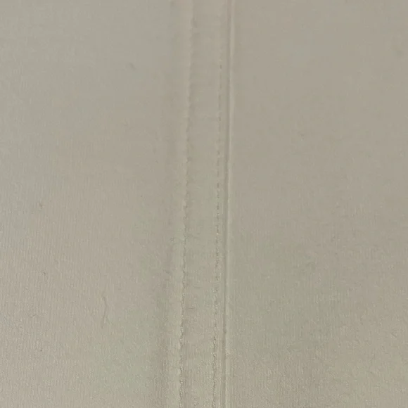 **** New Jennifer Lopez White Jeans, Size 7 - Picture 7 of 7